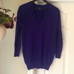 Gap v-neck sweater